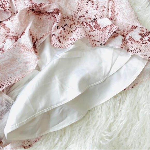 SIGNIFICANT OTHER Reflection Ruffle Mini Romper Snake Print Deep Neck Size 2 - Picture 10 of 16